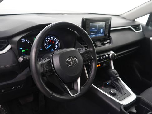 Used 2019 Toyota RAV4 XLE w/ Convenience Package image 21