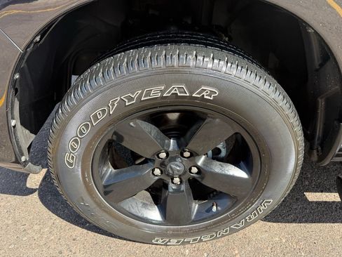 Used 2017 RAM 1500 Express w/ Black Ram 1500 Express Group AWD/4WD image 12