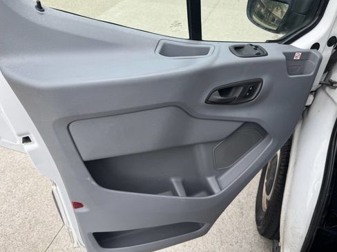 Used 2019 Ford Transit 250 148 Medium Roof RWD image 10