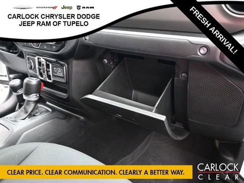 Used 2022 Jeep Gladiator Sport image 39