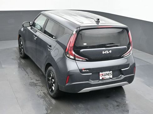 Used 2025 Kia Soul LX w/ LX Technology Package FWD image 17