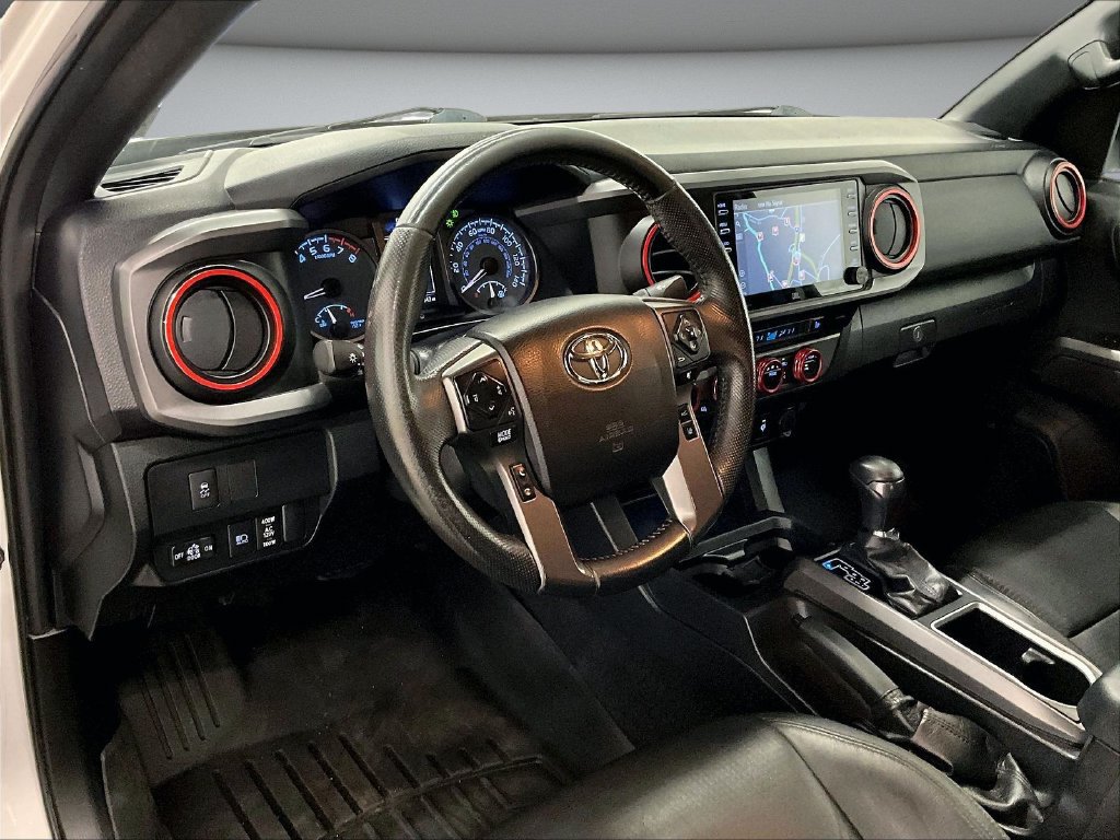 Used 2021 Toyota Tacoma TRD Sport w/ TRD Premium Sport Package AWD/4WD image 18