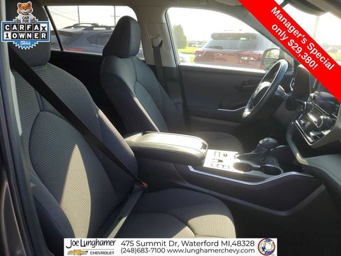 Used 2023 Toyota Highlander LE AWD/4WD image 28