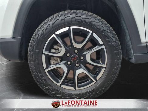 Used 2025 Jeep Compass Trailhawk AWD/4WD image 32