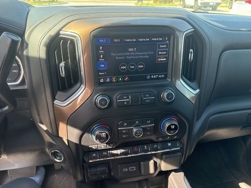 Used 2020 Chevrolet Silverado 1500 High Country w/ Technology Package image 11
