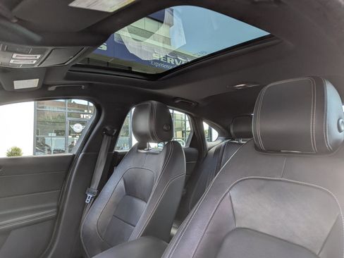 Used 2016 Jaguar XF R-Sport image 32