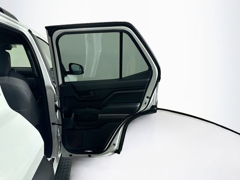 Used 2025 Toyota 4Runner TRD Off-Road image 31