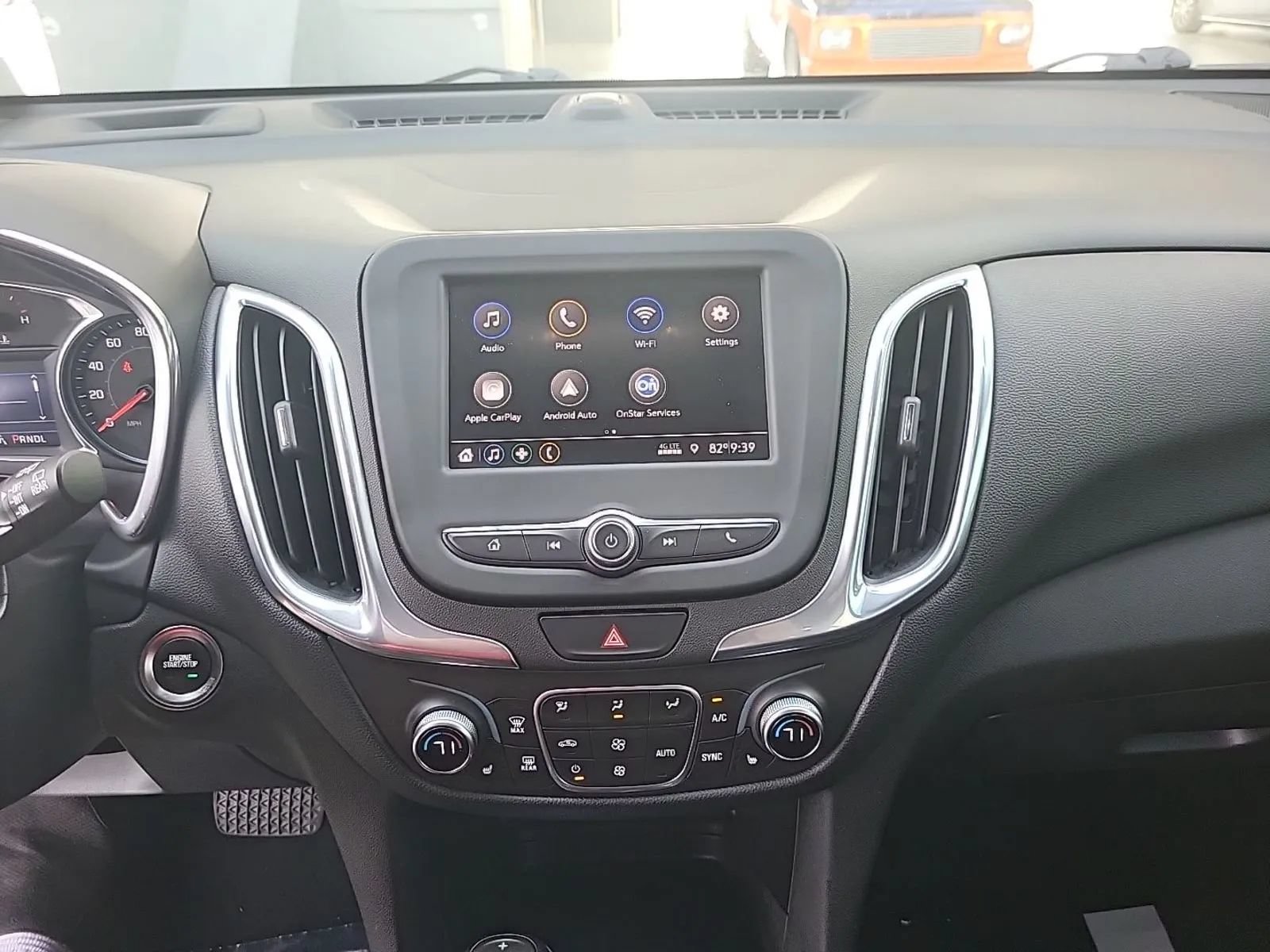 Used 2020 Chevrolet Equinox LT w/ Sport Edition FWD image 14