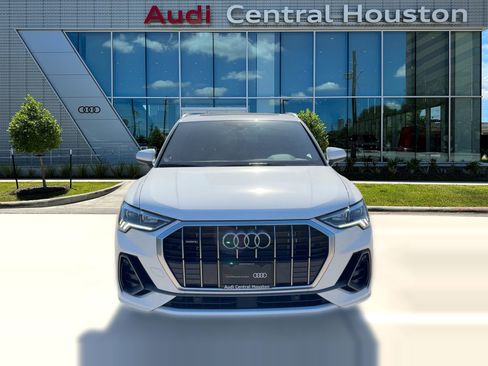 Certified 2025 Audi Q3 2.0T Premium w/ Convenience Package image 6