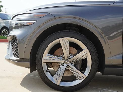 Used 2022 Genesis GV70 3.5T Sport w/ Sport Prestige Package AWD/4WD image 5