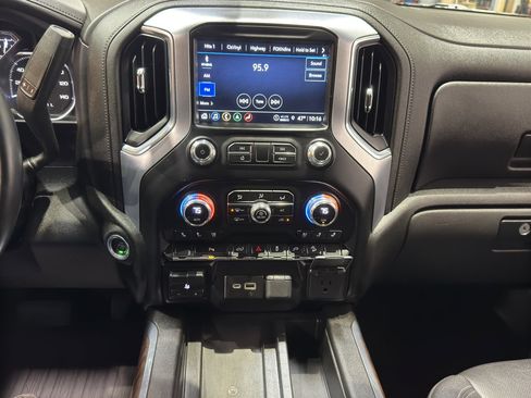 Used 2023 GMC Sierra 2500 SLT w/ SLT Premium Package image 33