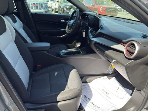 New 2026 Chevrolet Trax RS w/ Sunroof Package FWD image 11