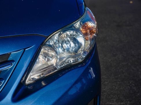 Used 2013 Toyota Corolla LE image 10