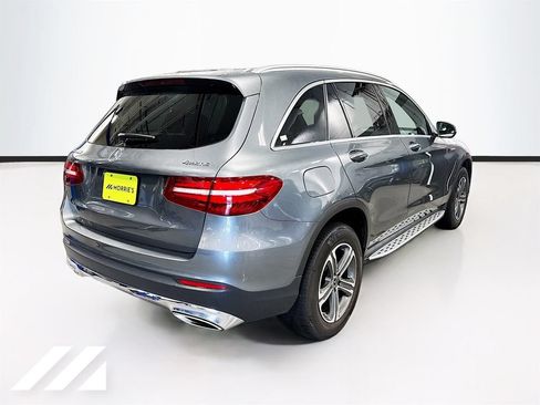 Used 2017 Mercedes-Benz GLC 300 4MATIC image 5