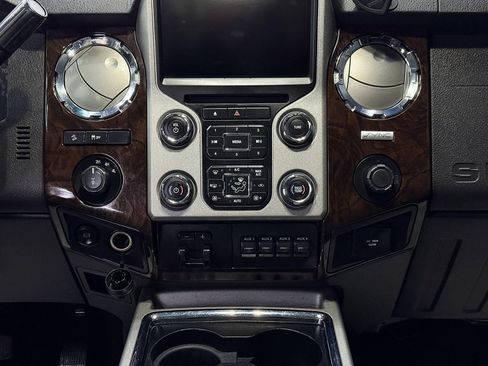 Used 2015 Ford F350 Platinum w/ Platinum Package image 23