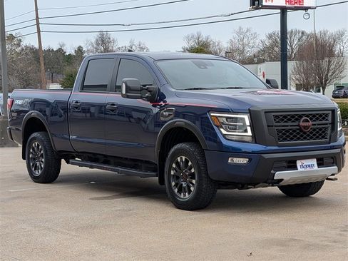 Used 2024 Nissan Titan PRO-4X w/ Pro-4x Convenience Package image 3