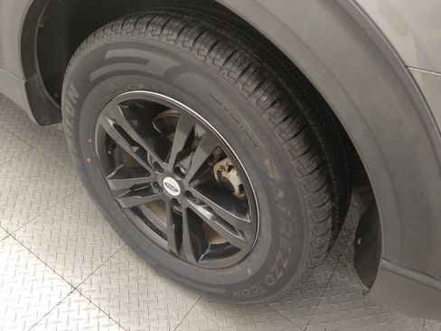 Used 2020 Ford Explorer XLT RWD image 31