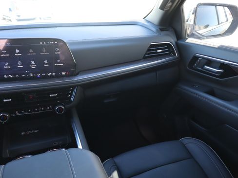 Used 2025 Chevrolet Tahoe Premier image 16