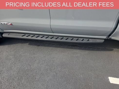 Used 2024 GMC Sierra 1500 AT4 w/ Technology Package AWD/4WD image 5