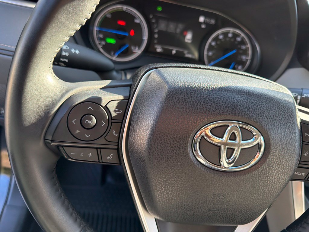 Used 2023 Toyota Venza LE AWD/4WD image 17