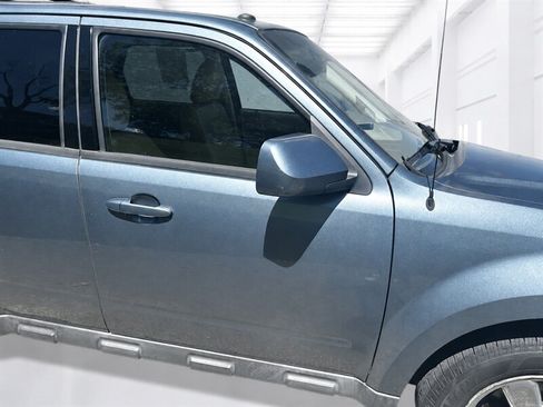 Used 2011 Ford Escape Limited w/ 302A Rapid Spec Order Code FWD image 25