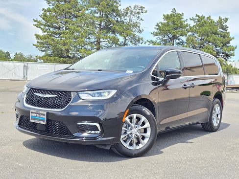 Used 2026 Chrysler Pacifica Select AWD/4WD image 31