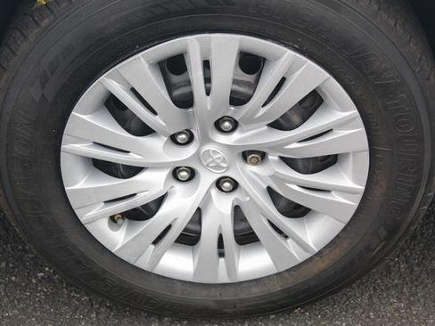 Used 2012 Toyota Camry LE image 11