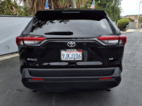 Certified 2023 Toyota RAV4 LE FWD image 7
