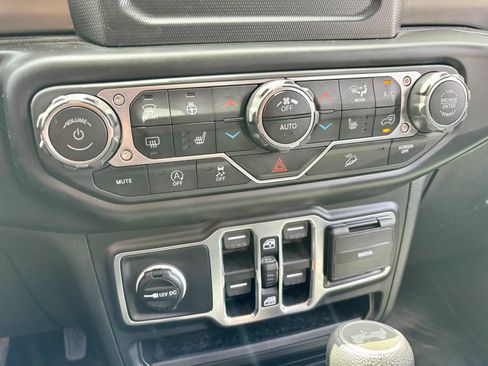 Used 2020 Jeep Wrangler Unlimited Sport AWD/4WD image 18
