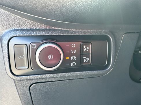 Used 2025 Ford Explorer ST-Line AWD/4WD image 17