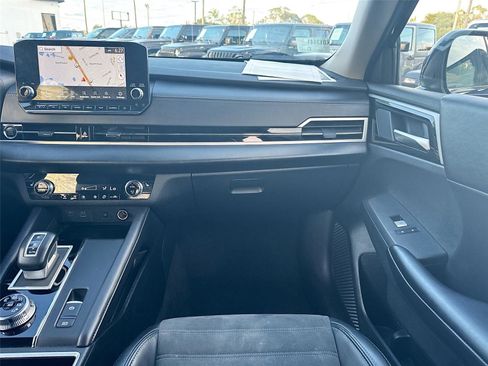 Used 2024 Mitsubishi Outlander SE image 23