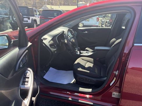 Used 2018 Chevrolet Malibu LT image 10