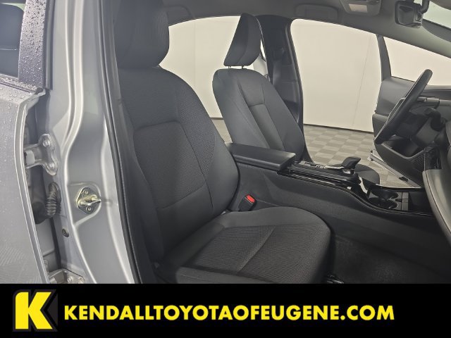 Used 2025 Toyota Prius LE FWD image 27