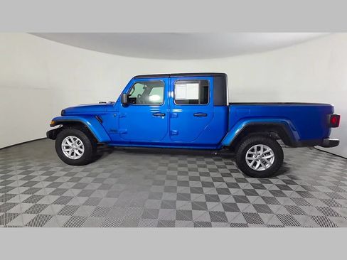 Used 2023 Jeep Gladiator Sport AWD/4WD image 46