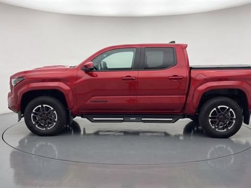 Used 2025 Toyota Tacoma TRD Sport w/ TRD Sport Upgrade Package AWD/4WD image 2