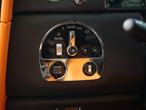 Used 2024 Rolls-Royce Cullinan AWD/4WD image 33