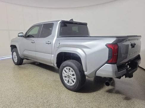 Used 2026 Toyota Tacoma SR5 RWD image 7