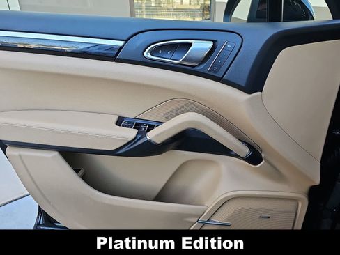 Used 2014 Porsche Cayenne AWD/4WD image 28