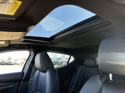 New 2026 MAZDA MAZDA3 Hatchback w/Premium Plus Pkg image 22