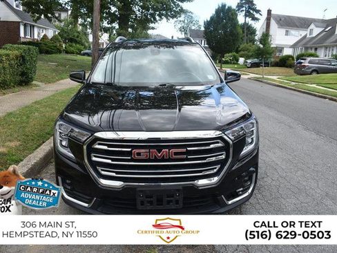 Used 2023 GMC Terrain SLT image 3