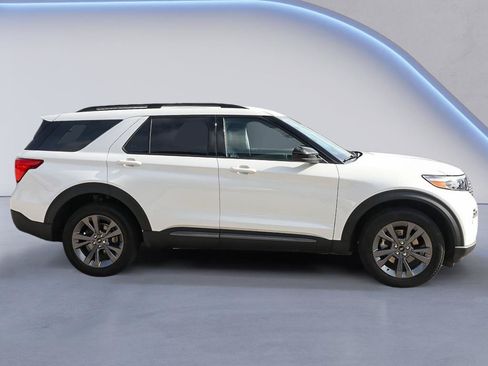 Certified 2024 Ford Explorer XLT w/ Equipment Group 202A AWD/4WD image 9