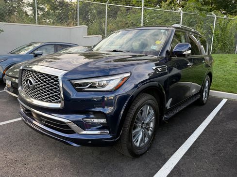 Used 2022 INFINITI QX80 Luxe w/ Cargo Package AWD/4WD image 3