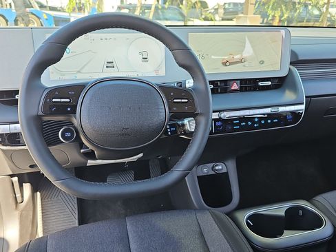 Used 2024 Hyundai Ioniq 5 SEL image 16