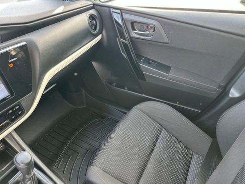 Used 2017 Toyota Corolla iM image 15