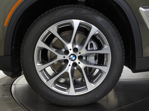 Used 2026 BMW X5 xDrive40i w/ Premium Package AWD/4WD image 7