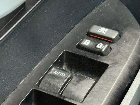 Used 2014 Toyota Tundra Limited image 30