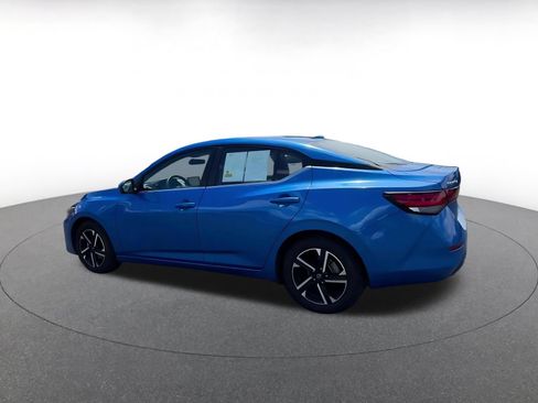 Used 2025 Nissan Sentra SV FWD image 10