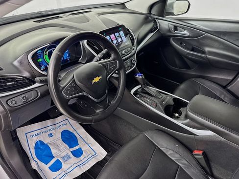 Used 2017 Chevrolet Volt LT w/ Comfort Package FWD image 11