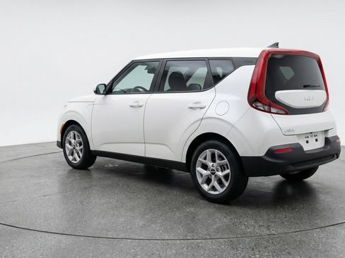 Used 2025 Kia Soul LX w/ LX Technology Package image 6