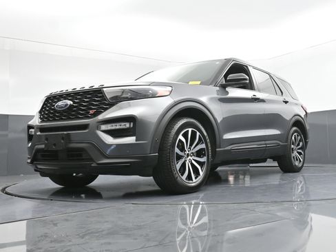 Used 2021 Ford Explorer ST w/ Equipment Group 401A image 24